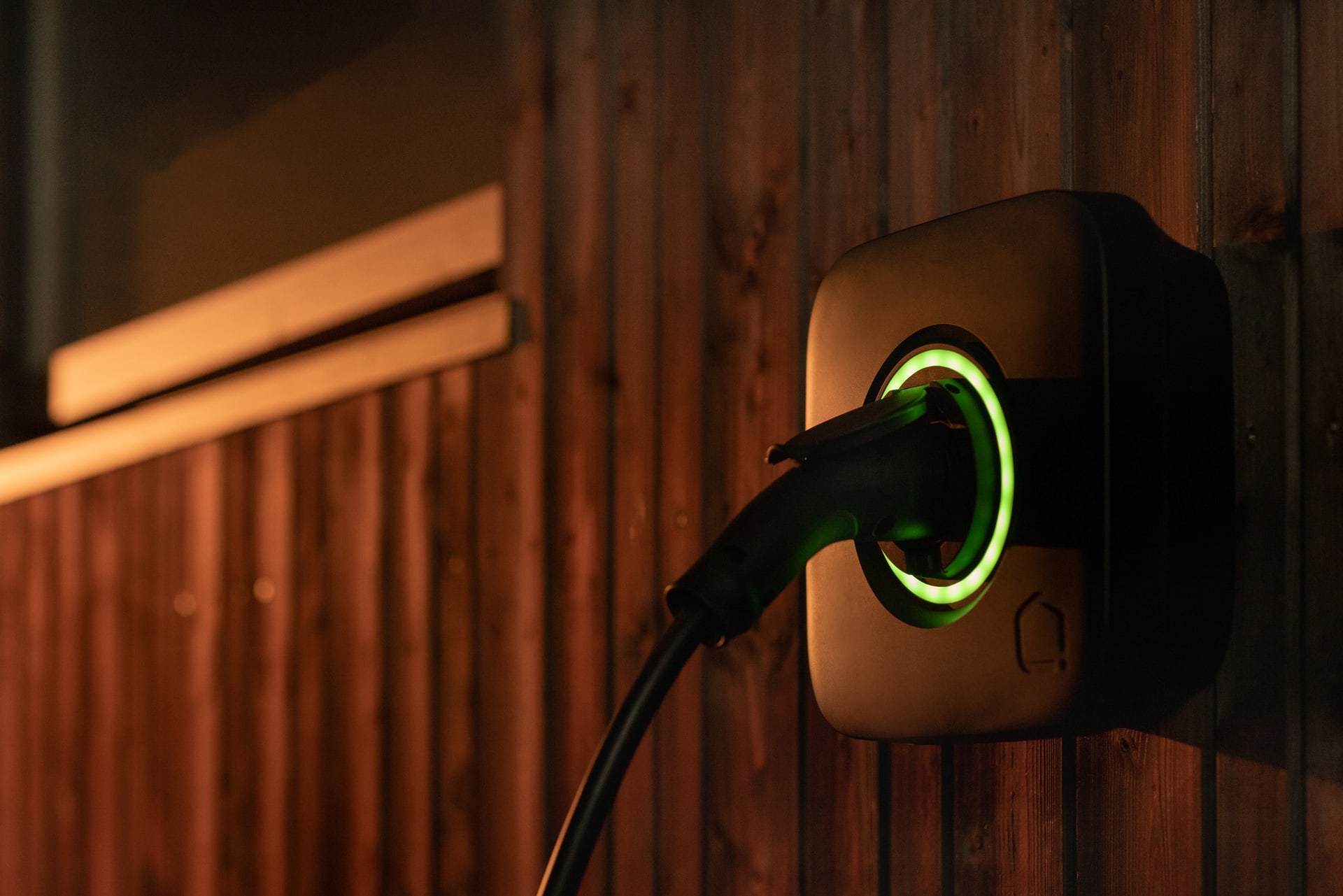 Futurehome Charge - smart EV charger